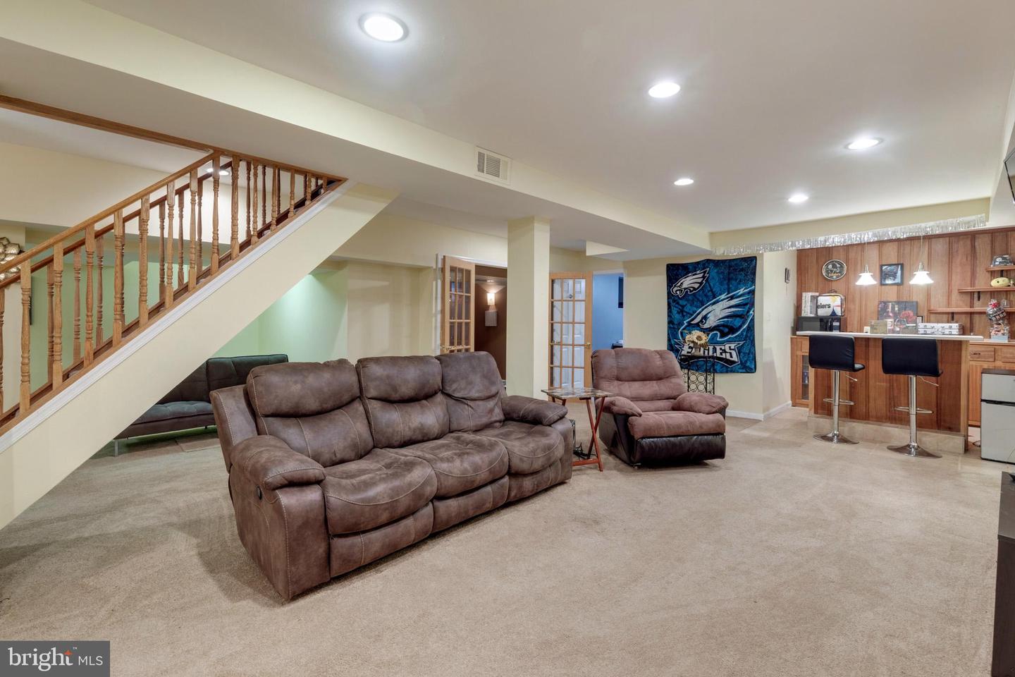 211 Windsor Ave