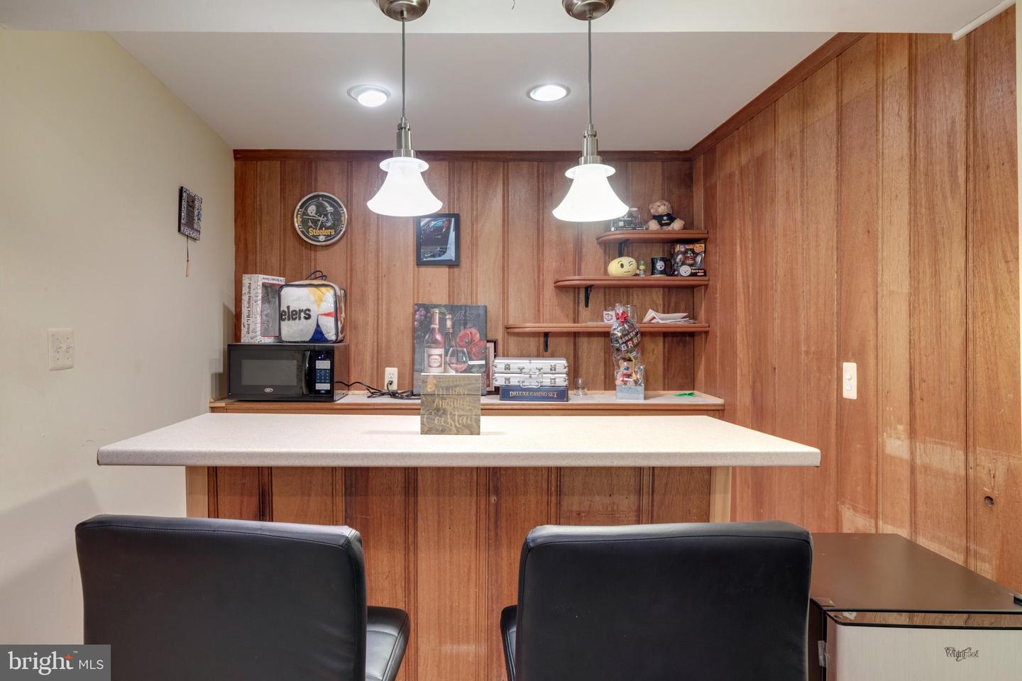 211 Windsor Ave