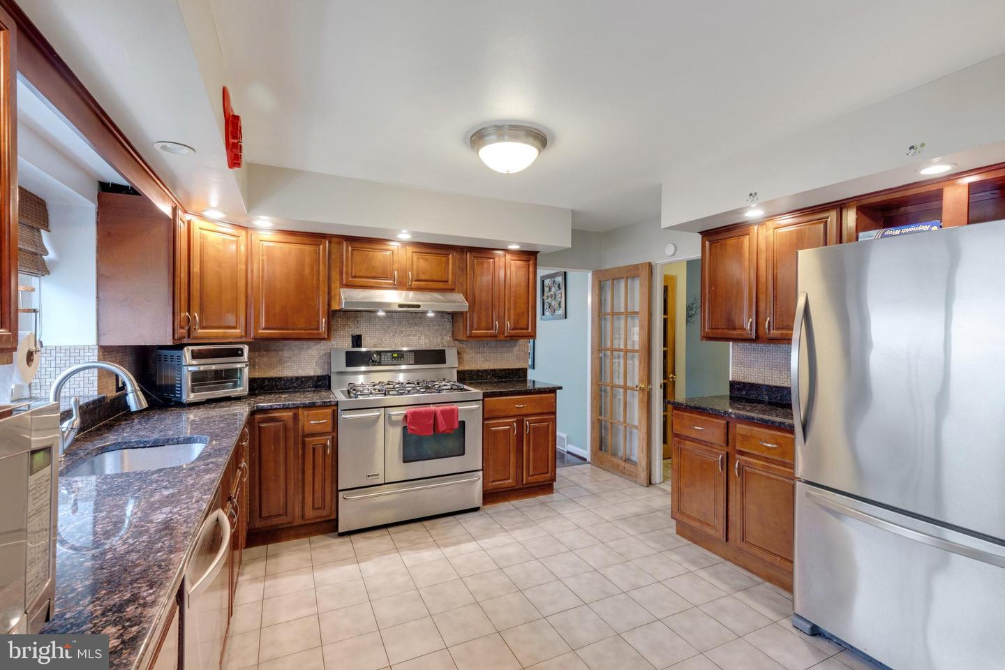 211 Windsor Ave