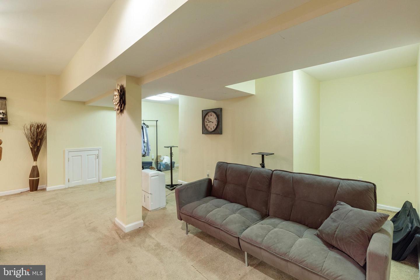 211 Windsor Ave