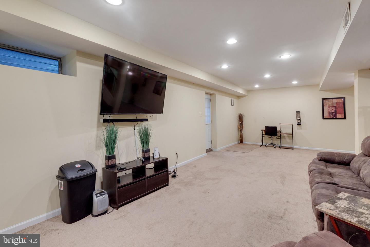 211 Windsor Ave