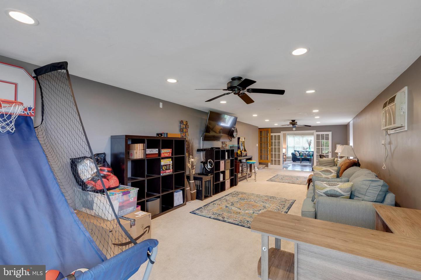 211 Windsor Ave