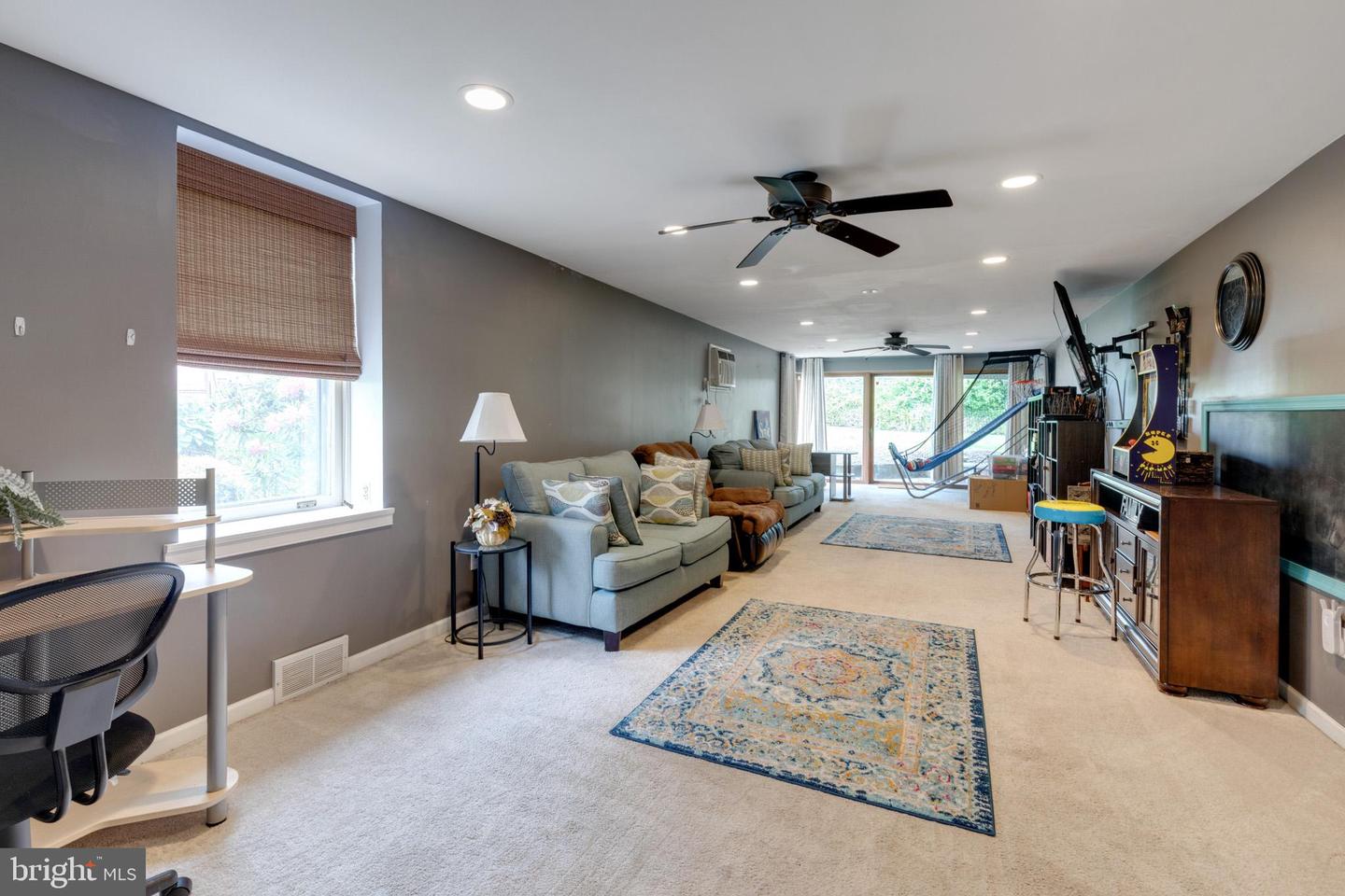 211 Windsor Ave
