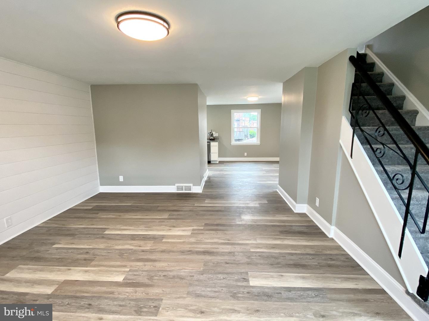 1309 W Elm St