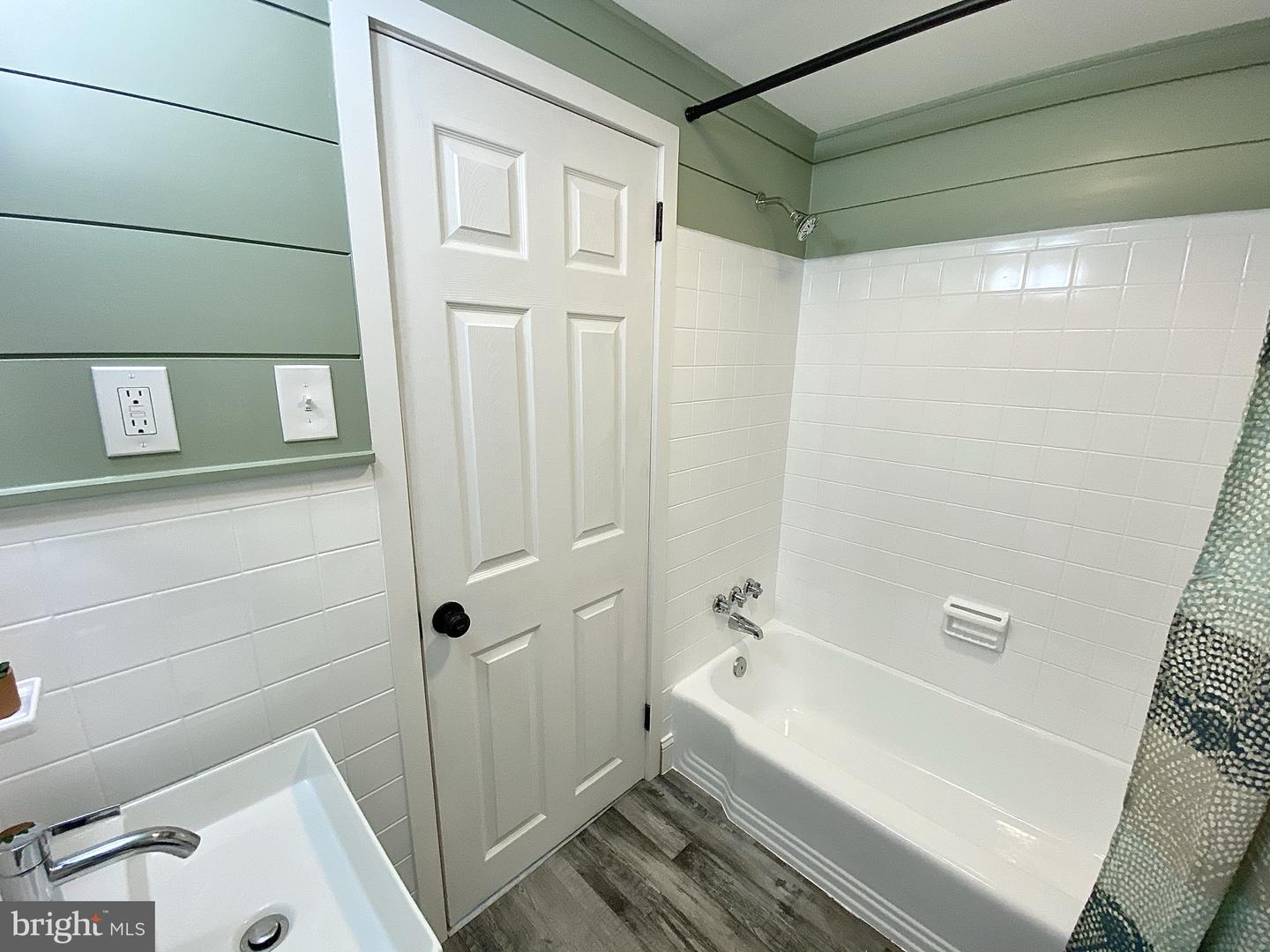 1309 W Elm St