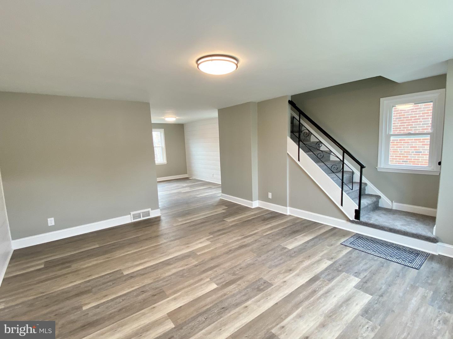 1309 W Elm St