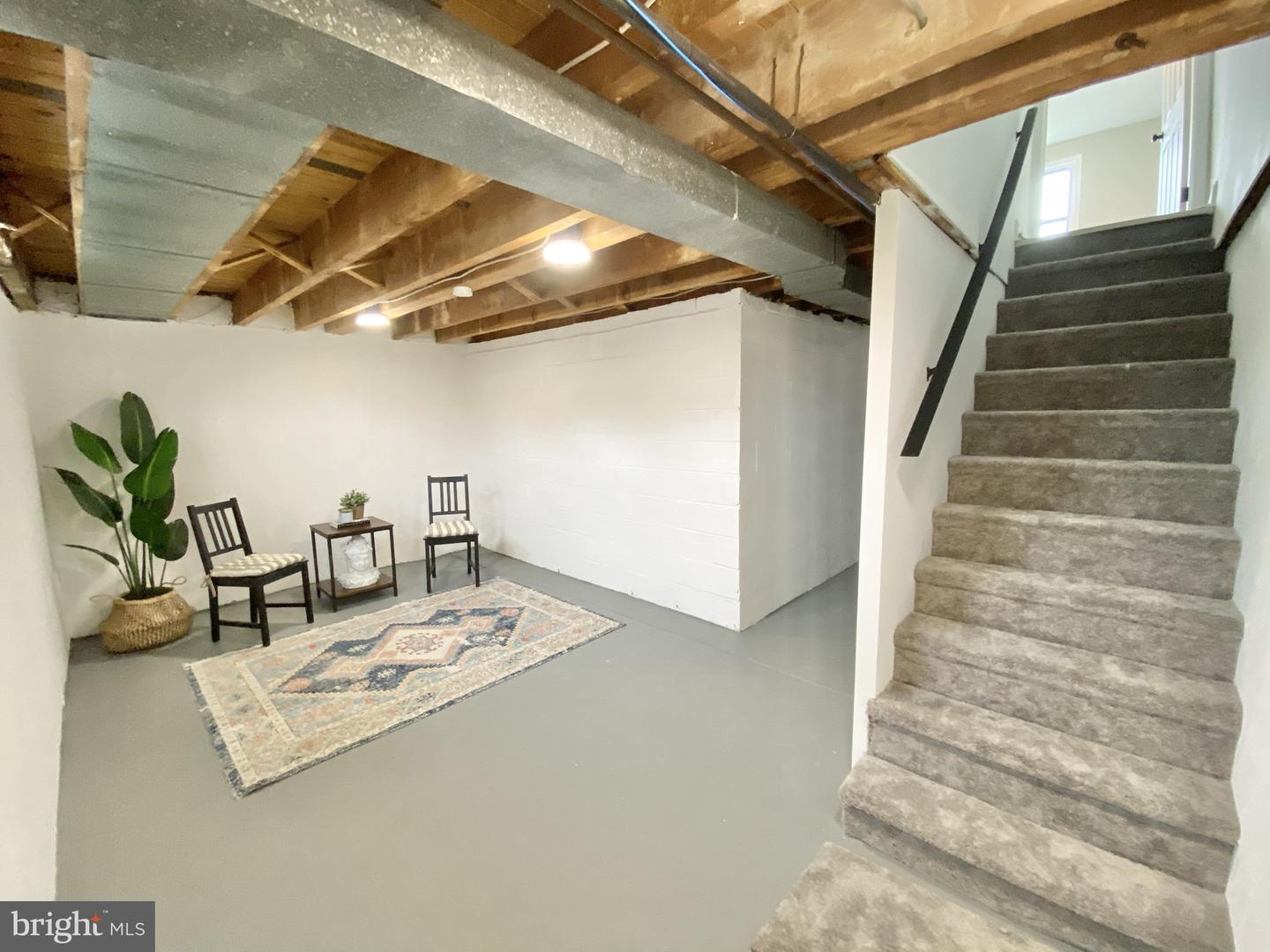 1309 W Elm St