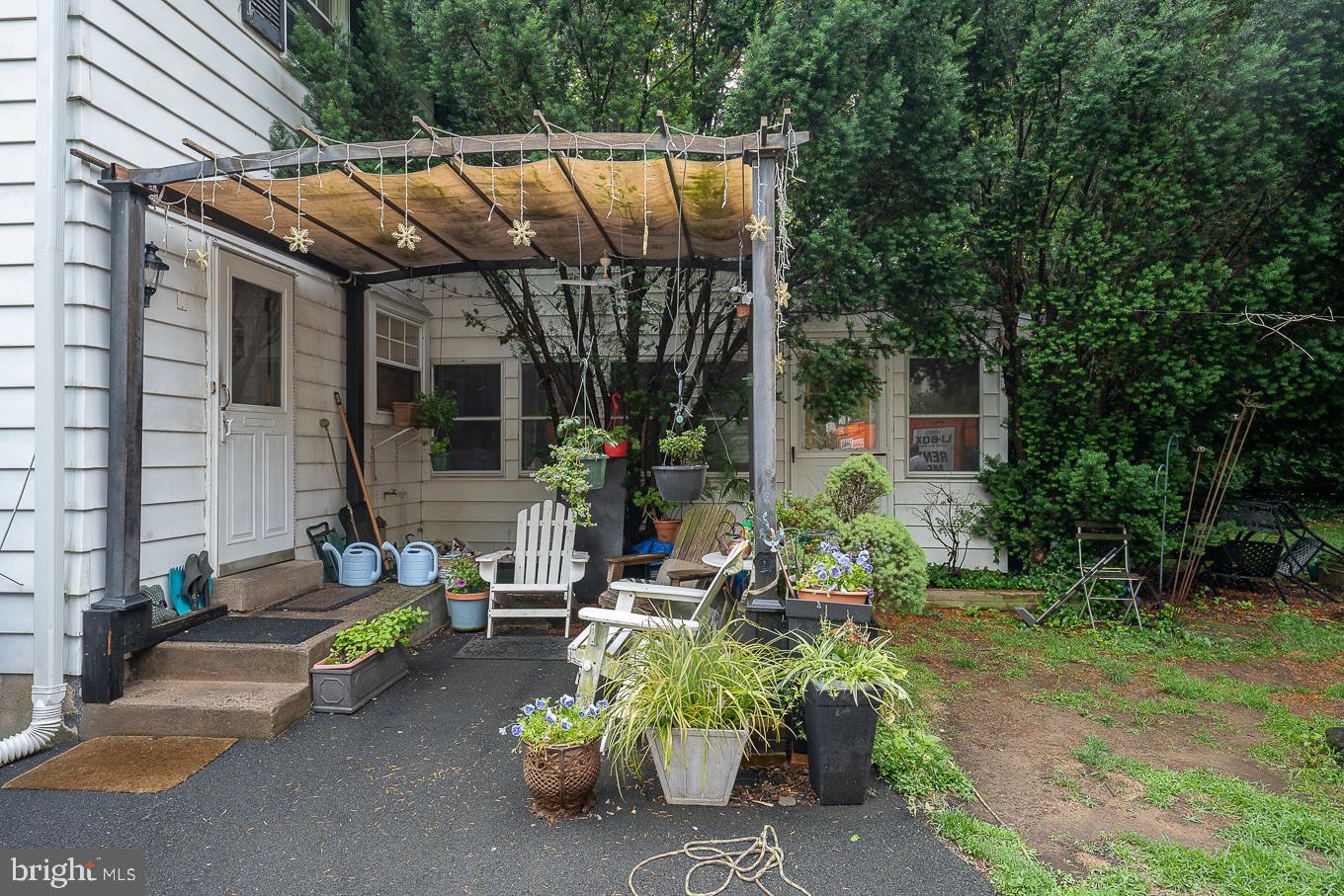 408 S Sterling Rd