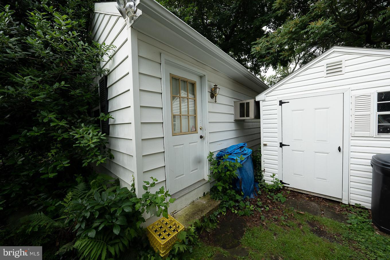 408 S Sterling Rd