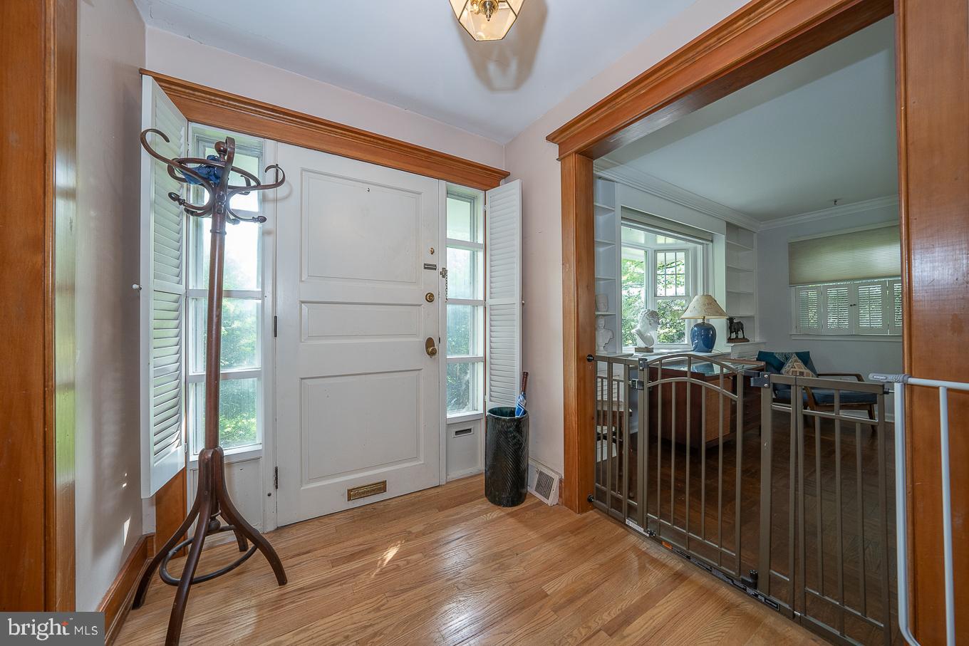 408 S Sterling Rd