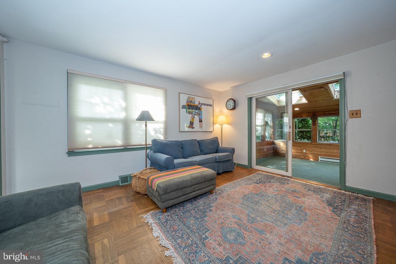 408 S Sterling Rd