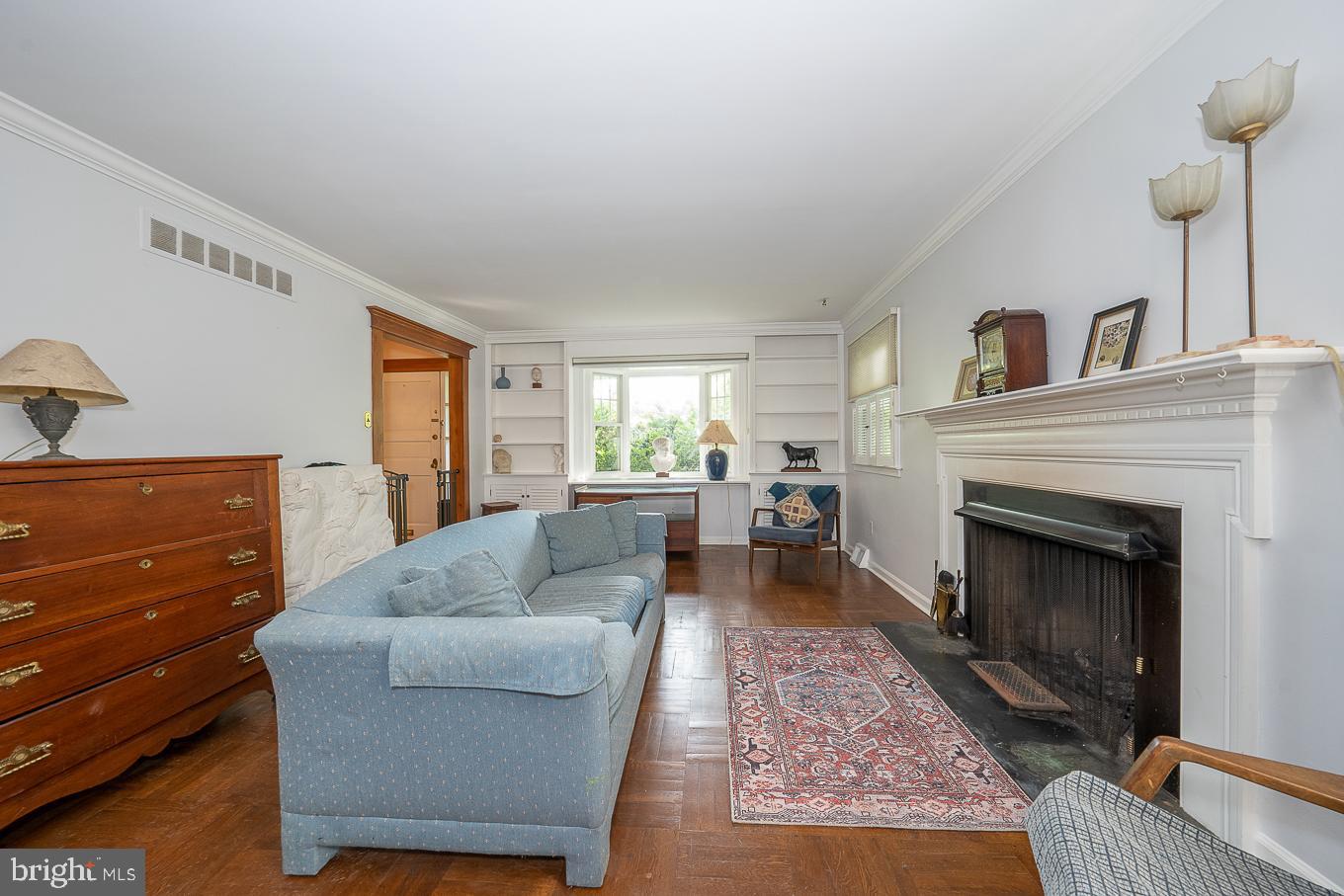 408 S Sterling Rd