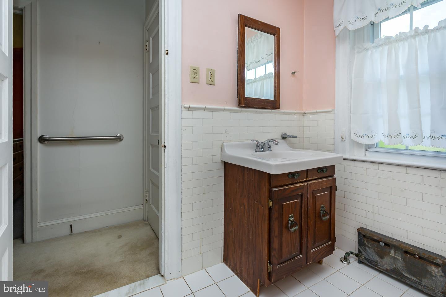 156 Edgemont Ave