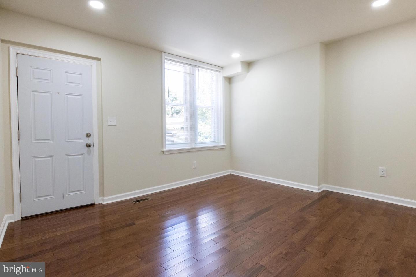 106 Brookfield Ter