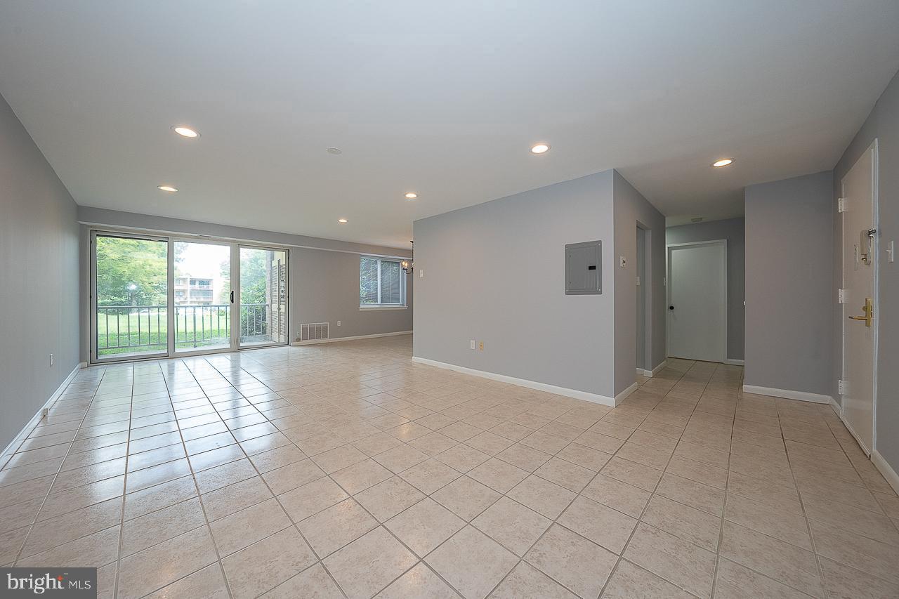 1640 Oakwood Dr #W-112