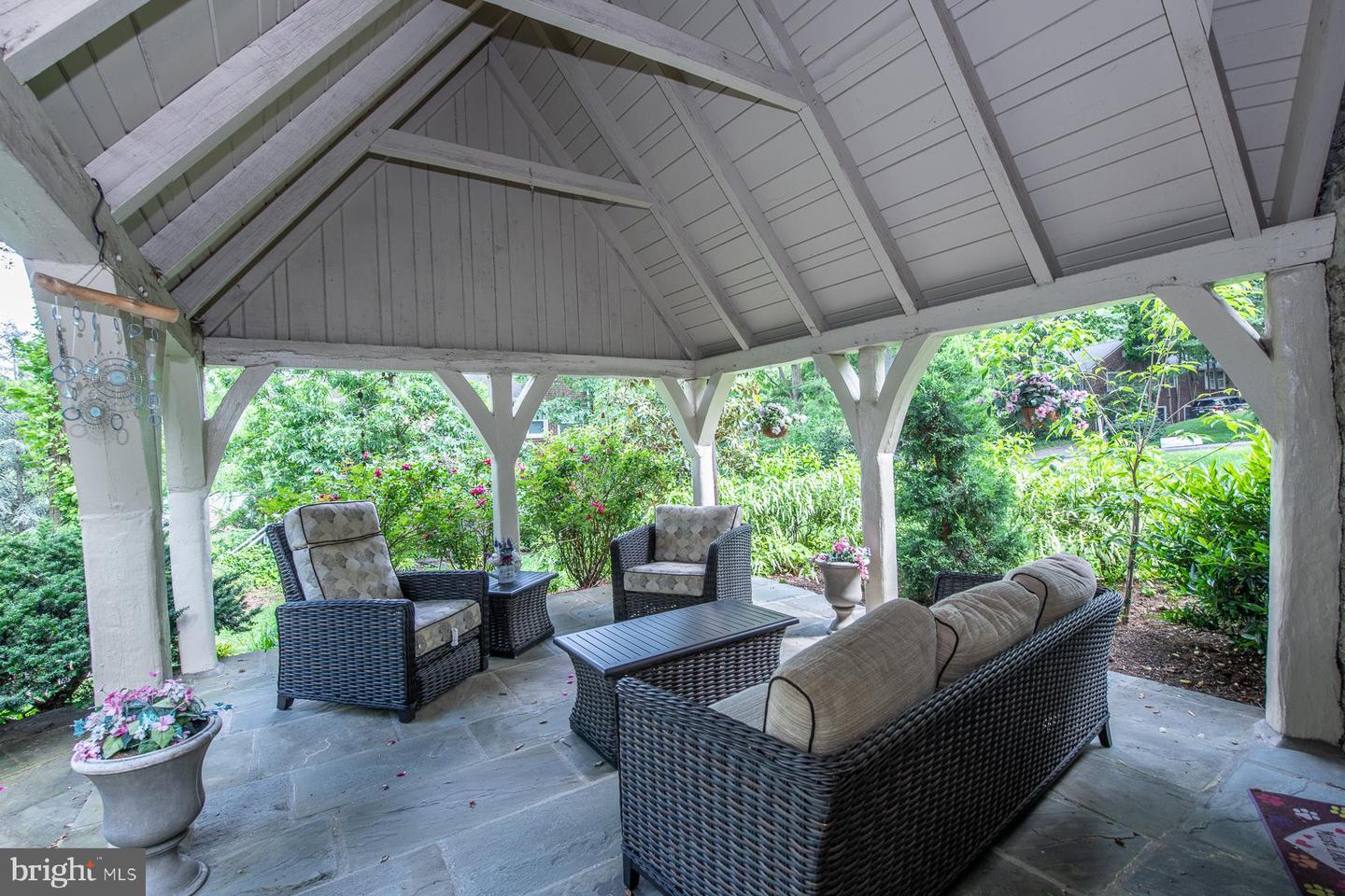 223 Hamilton Rd
