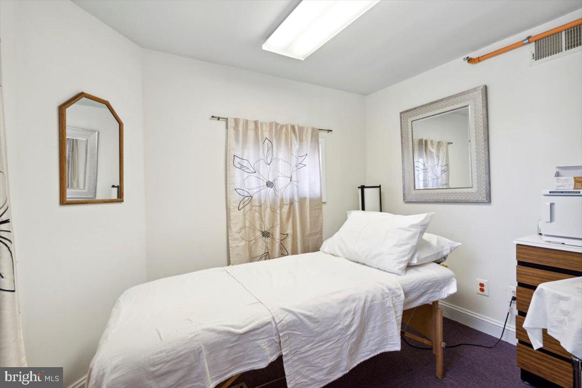 30 Hampstead Cir