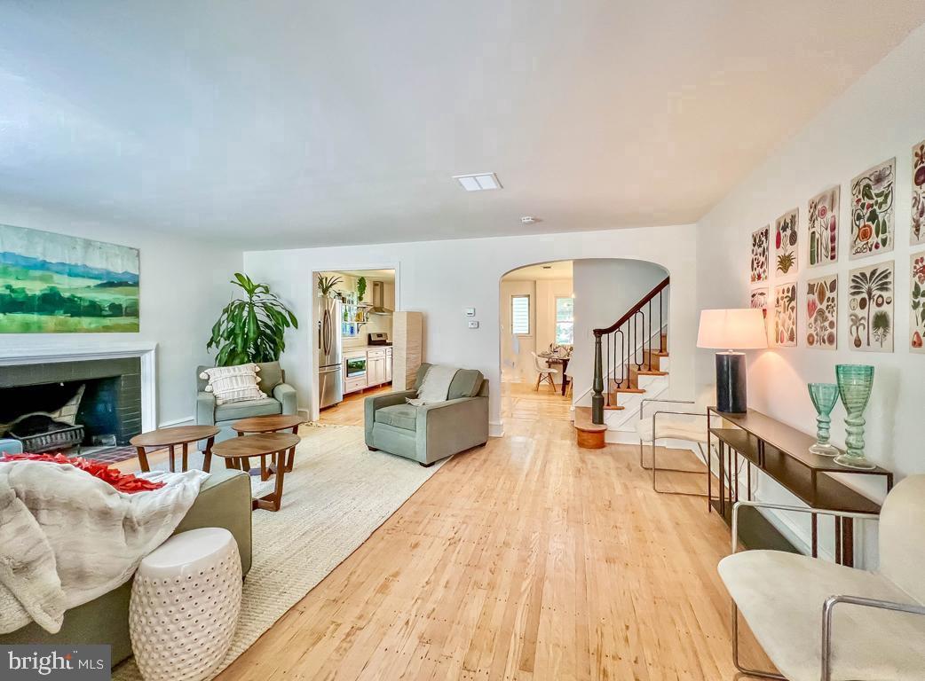 427 N Sterling Rd