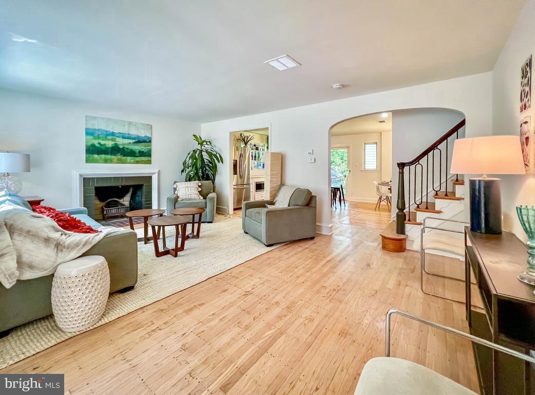 427 N Sterling Rd