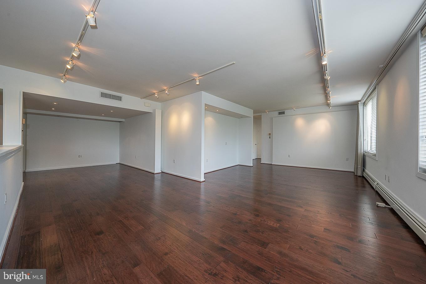 191 Presidential Blvd #R-328-29