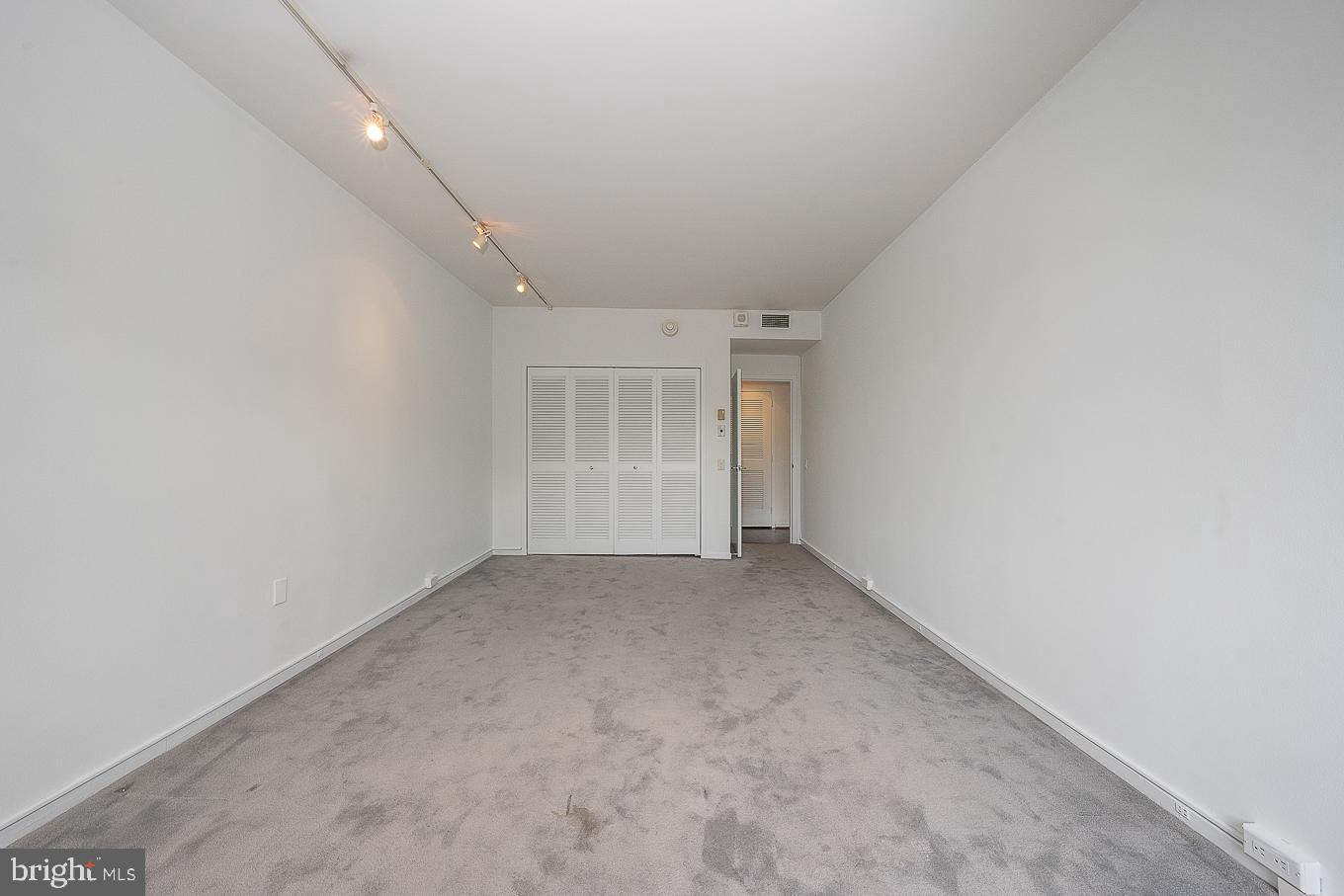 191 Presidential Blvd #R-328-29