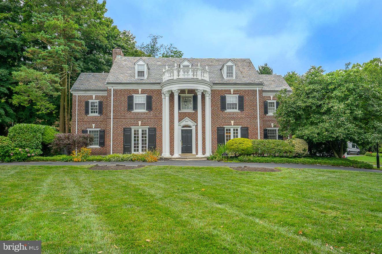 245 Winding Way