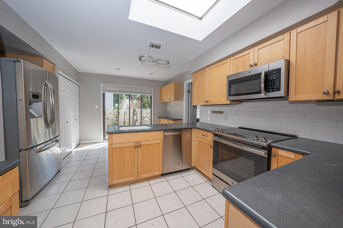 25 Hansen Ct