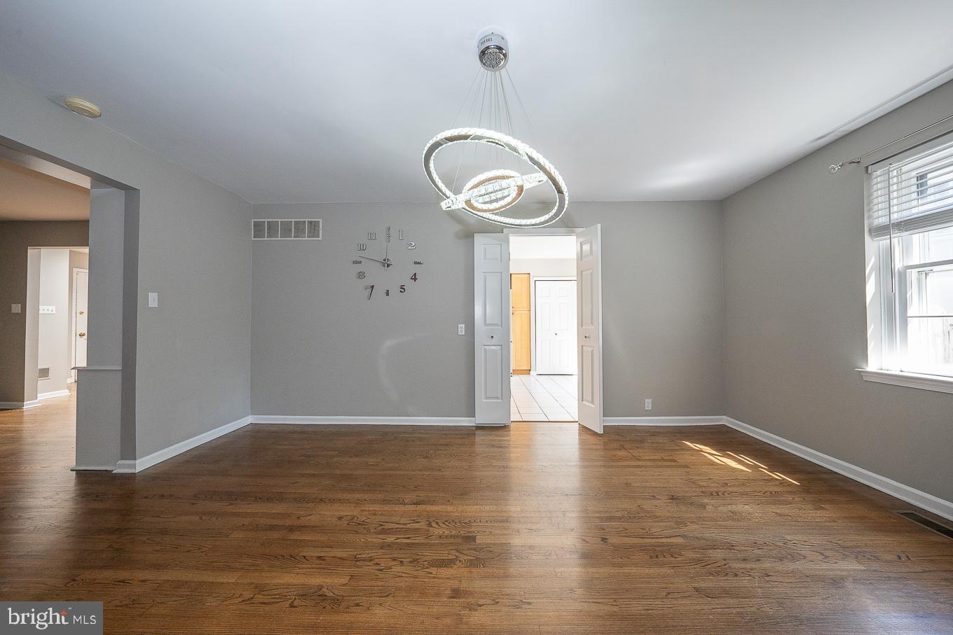 25 Hansen Ct