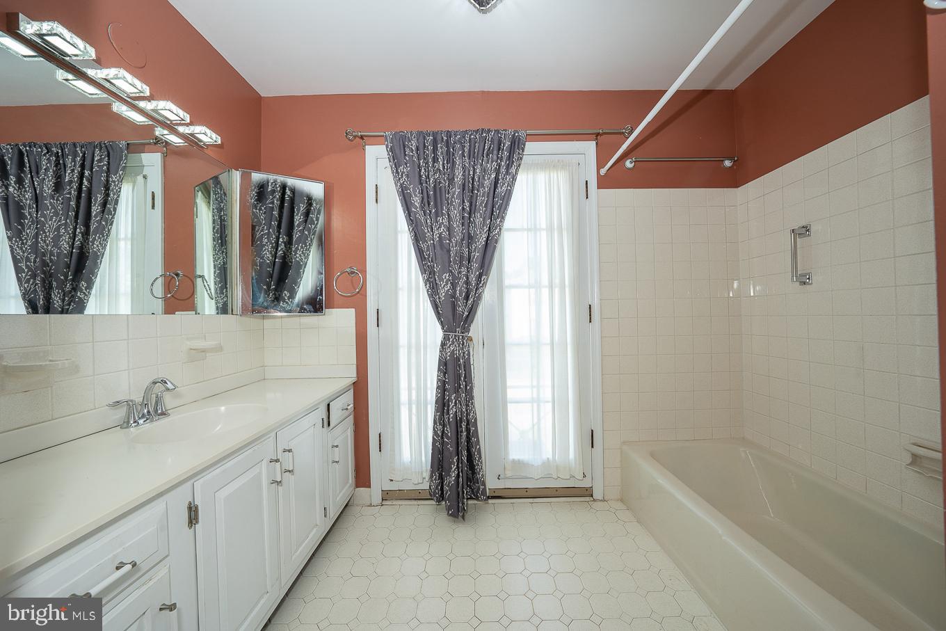 25 Hansen Ct