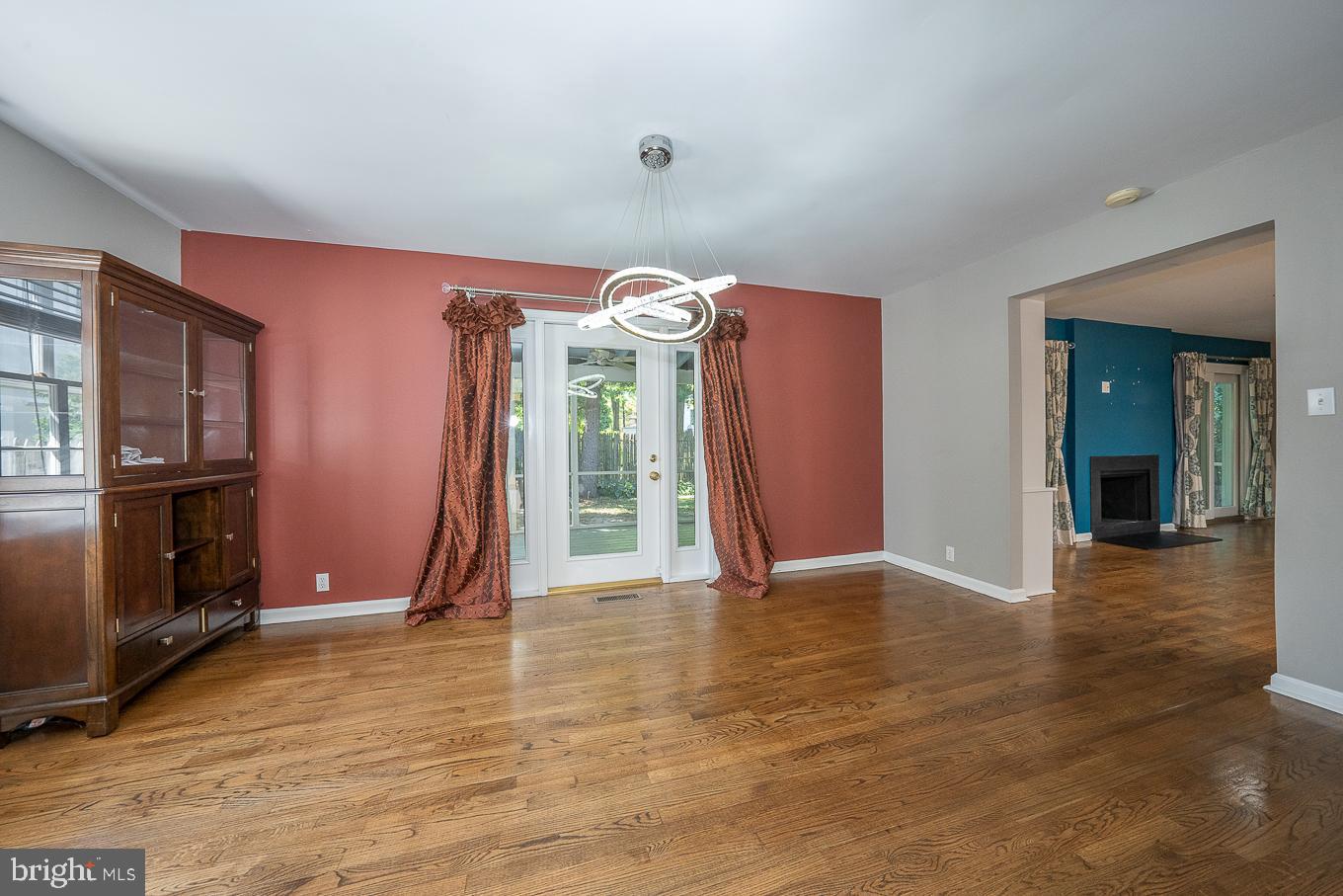 25 Hansen Ct
