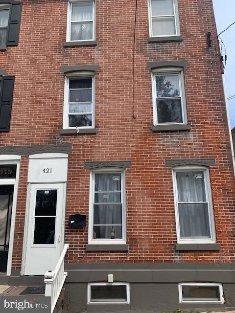 421 Sandy St