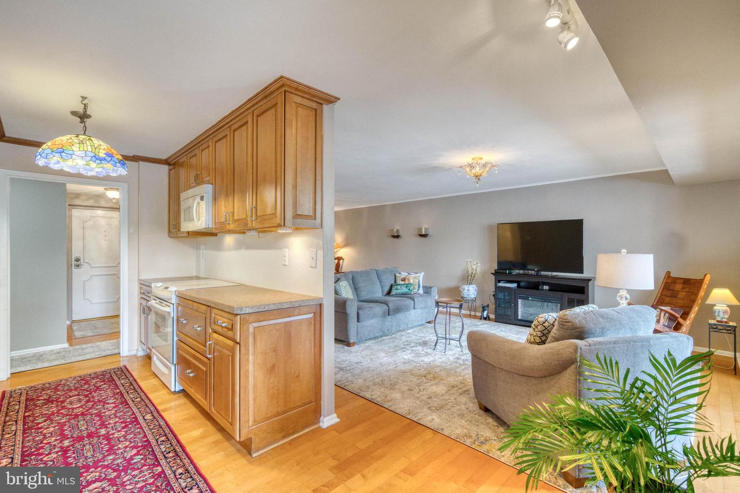 930 Montgomery Ave #110