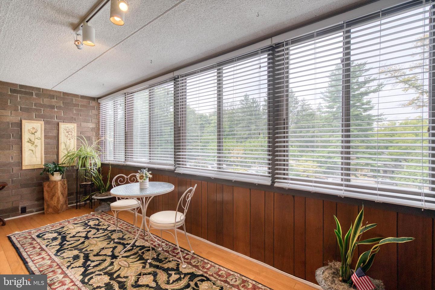 930 Montgomery Ave #110
