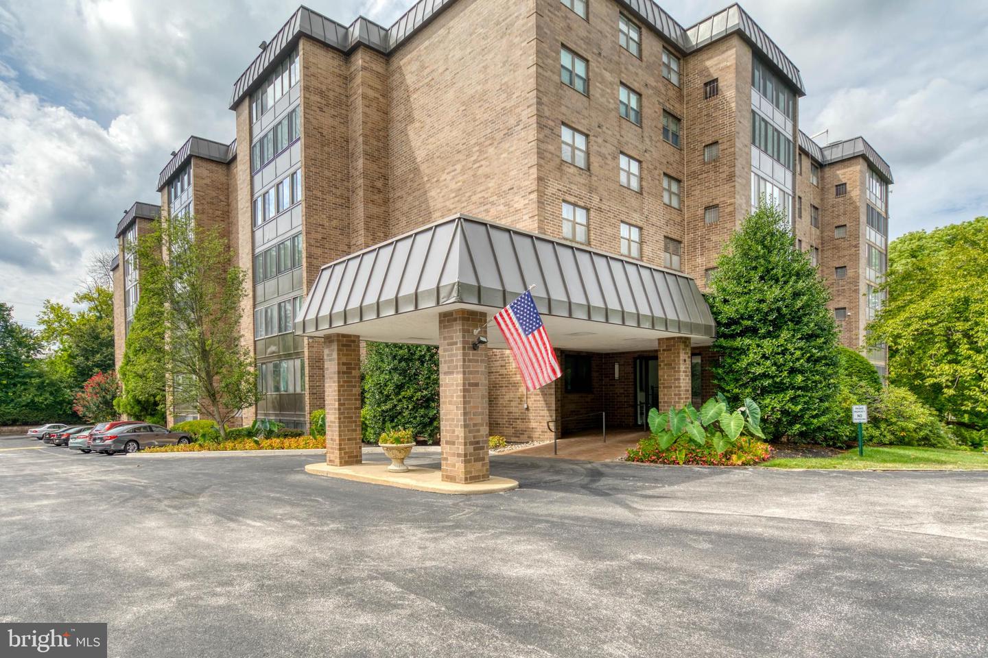 930 Montgomery Ave #110