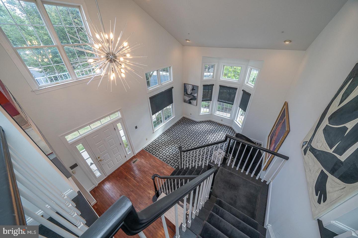 1022 Riverview Ln