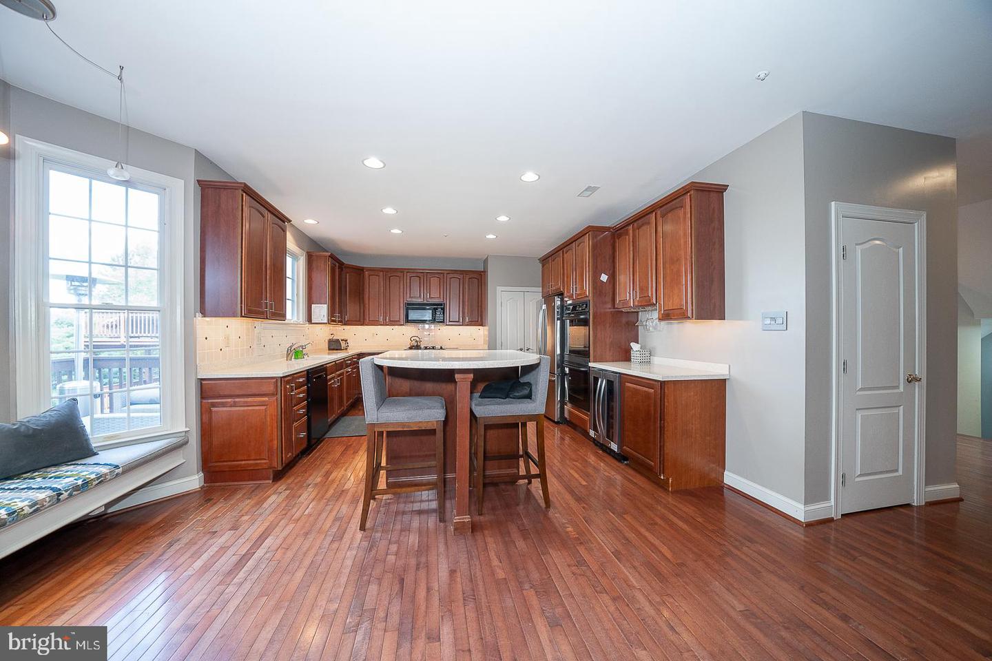 1022 Riverview Ln