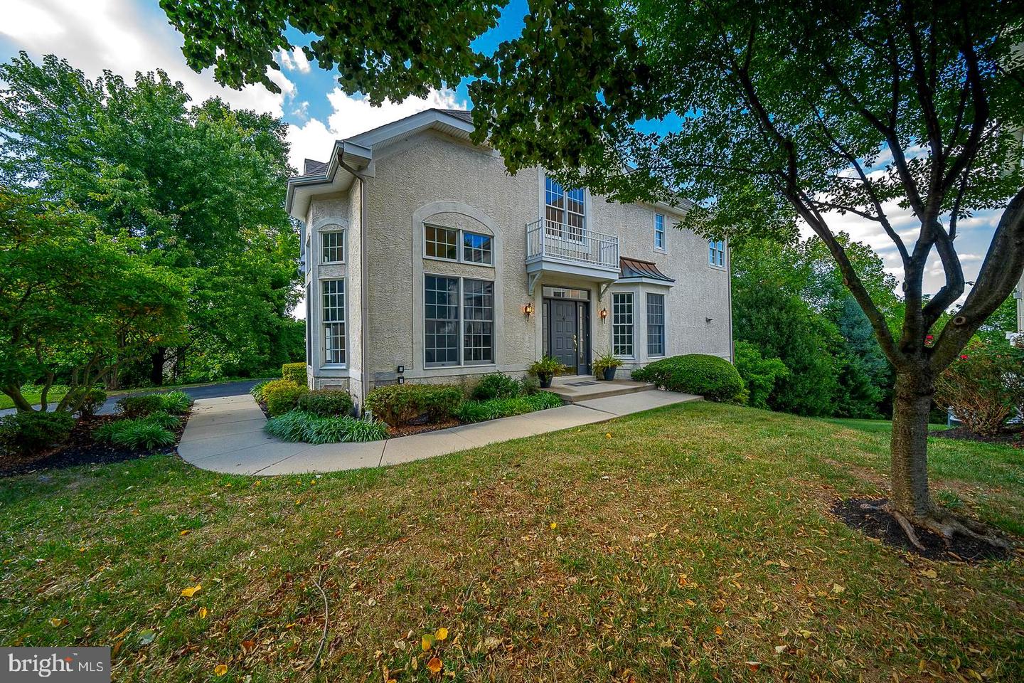 1022 Riverview Ln