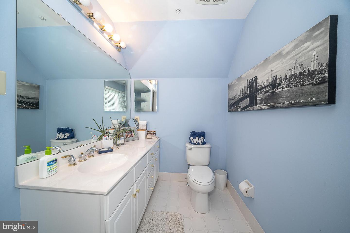 1022 Riverview Ln