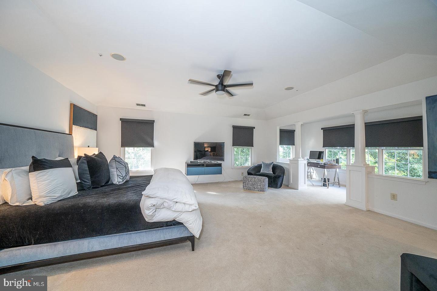 1022 Riverview Ln