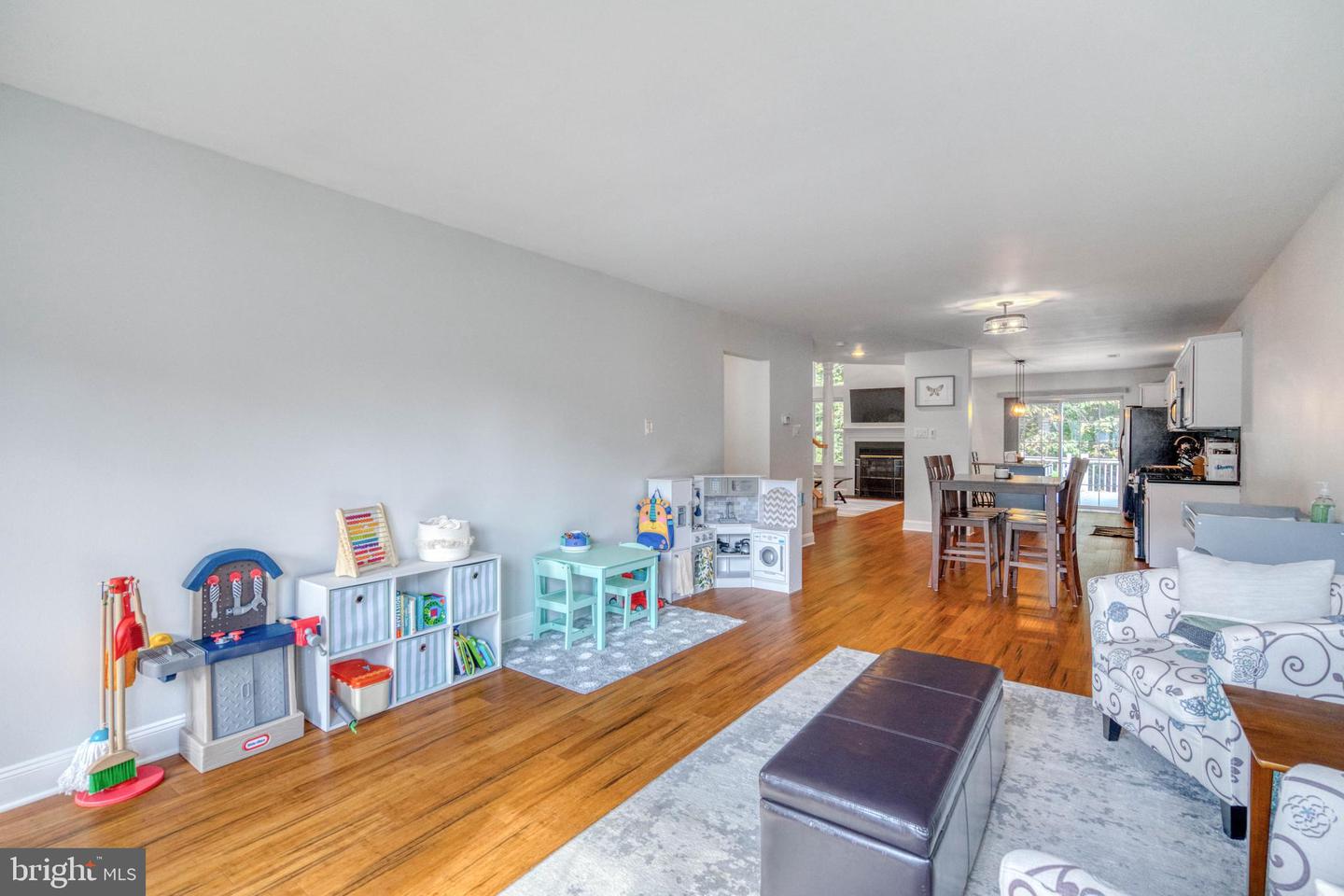 811 Martingale Rd