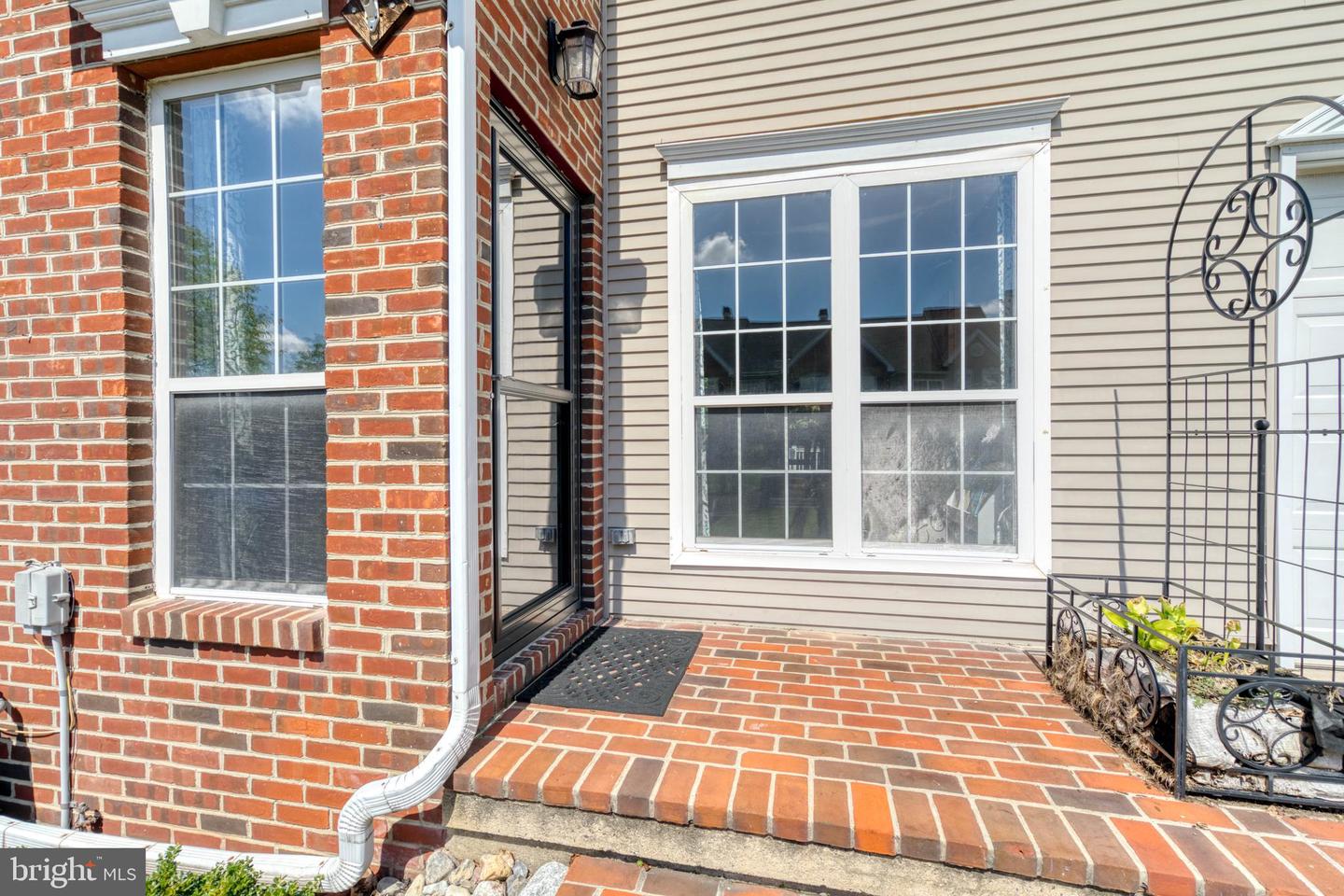 811 Martingale Rd