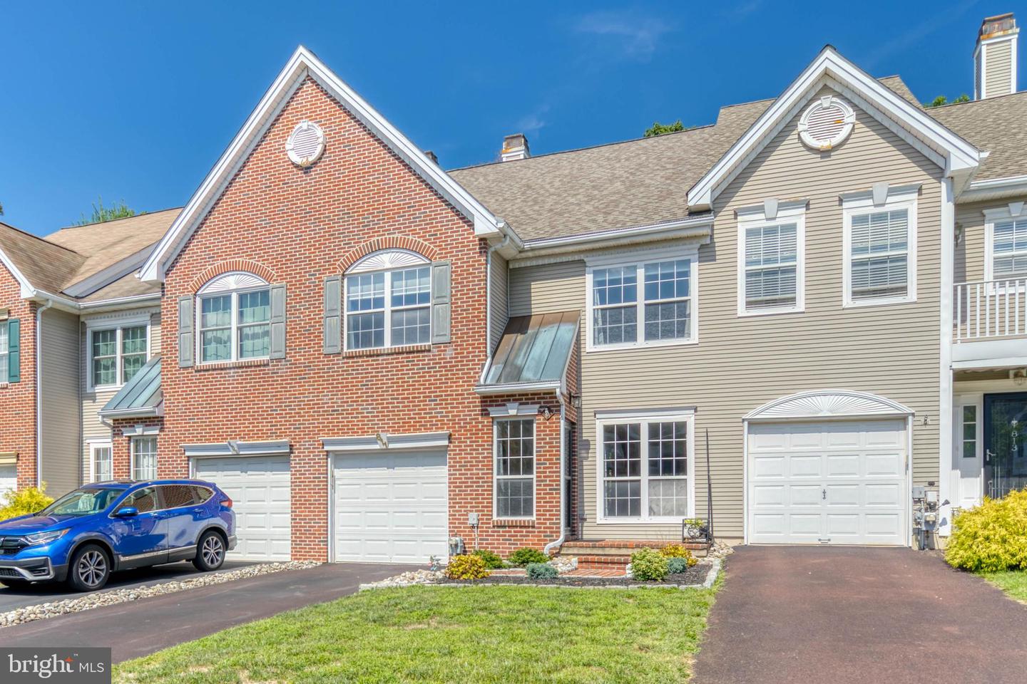 811 Martingale Rd