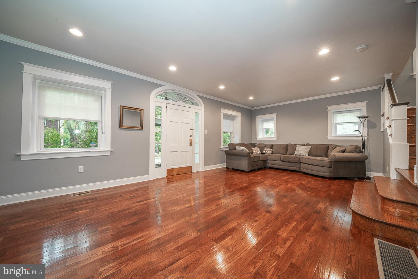 511 Waring Rd