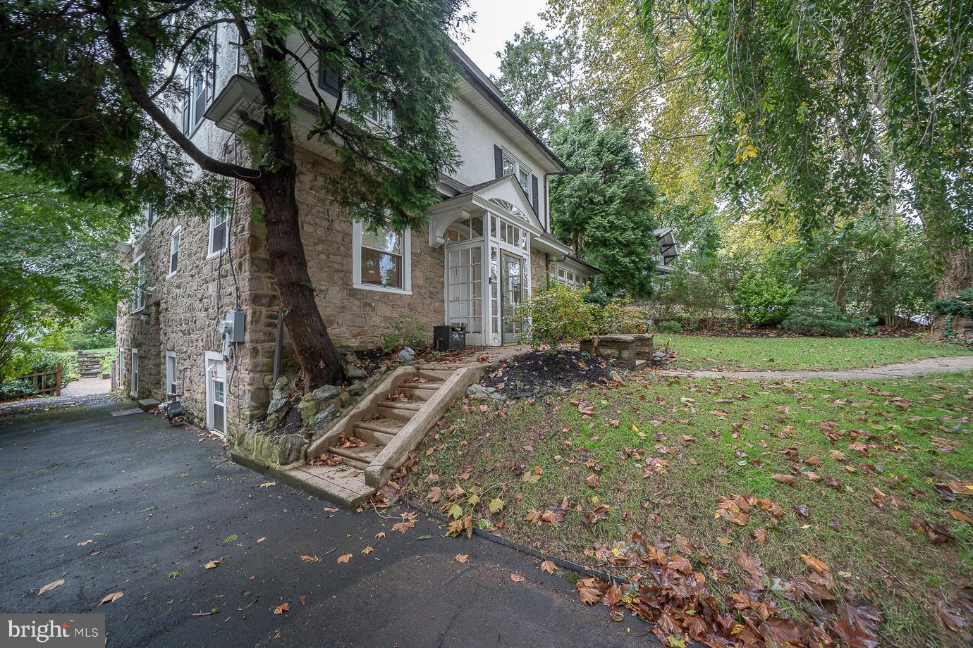 511 Waring Rd