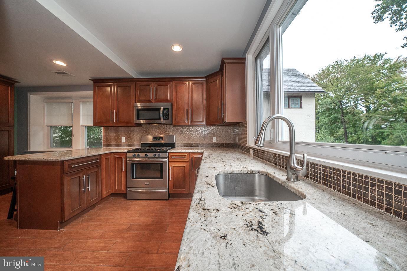 511 Waring Rd