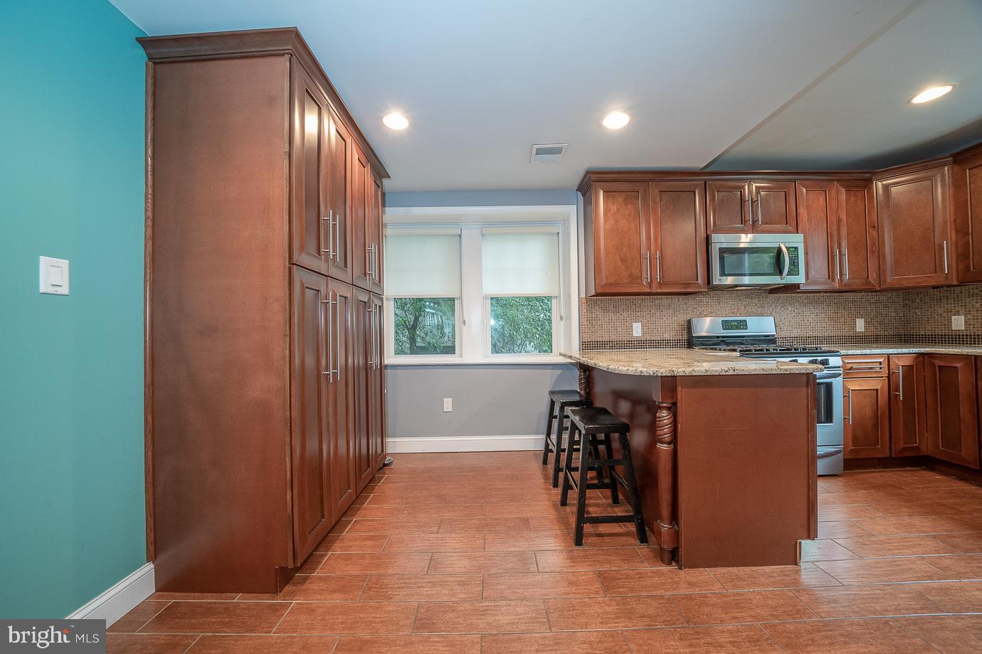 511 Waring Rd