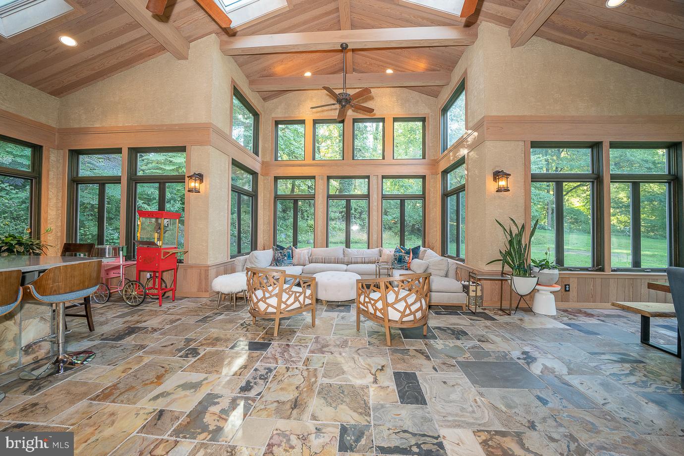 1431 Sandy Cir