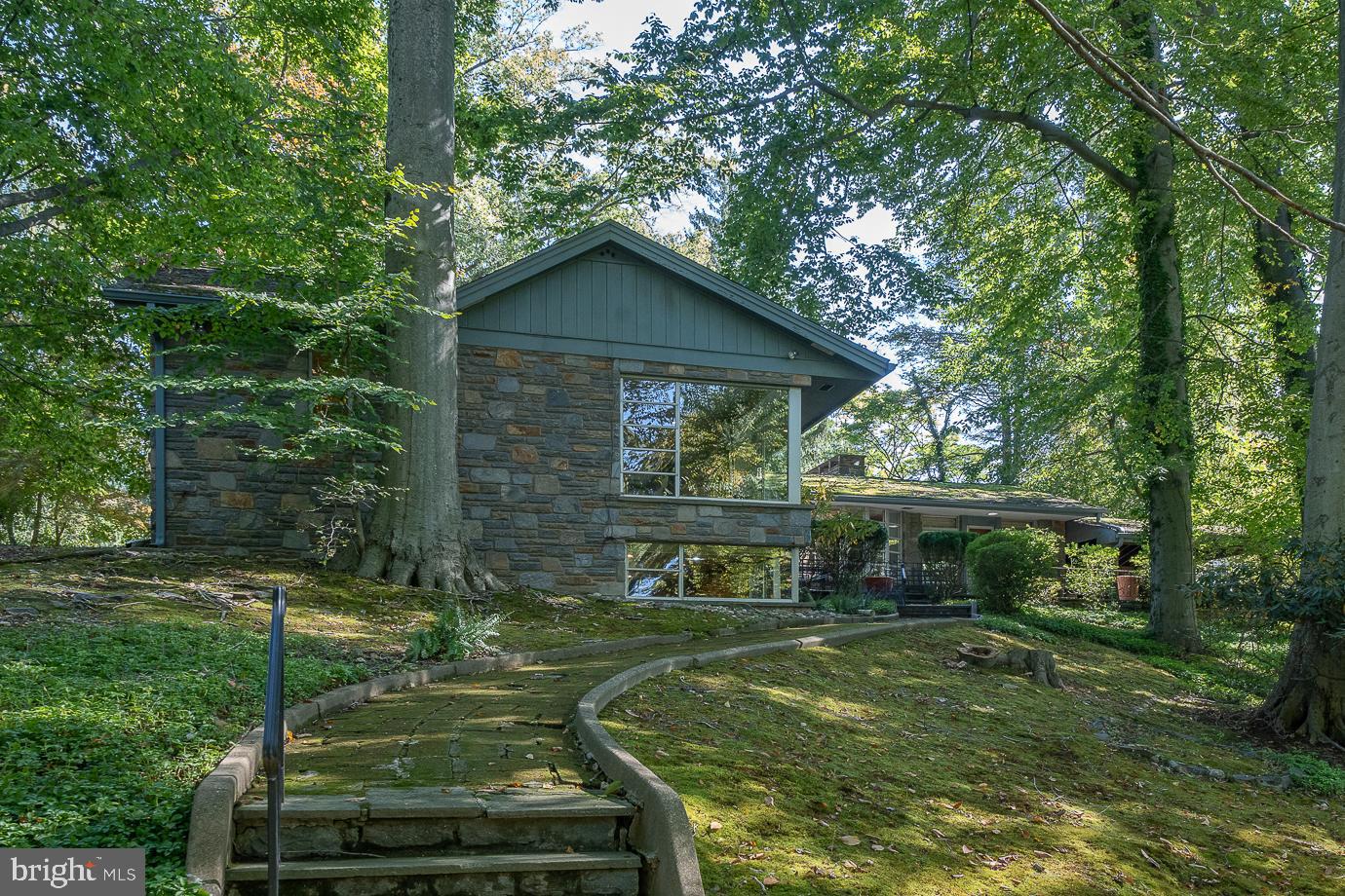 904 Centennial Rd