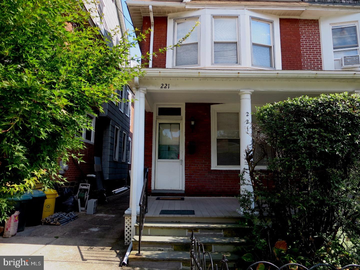 221 Ardmore Ave