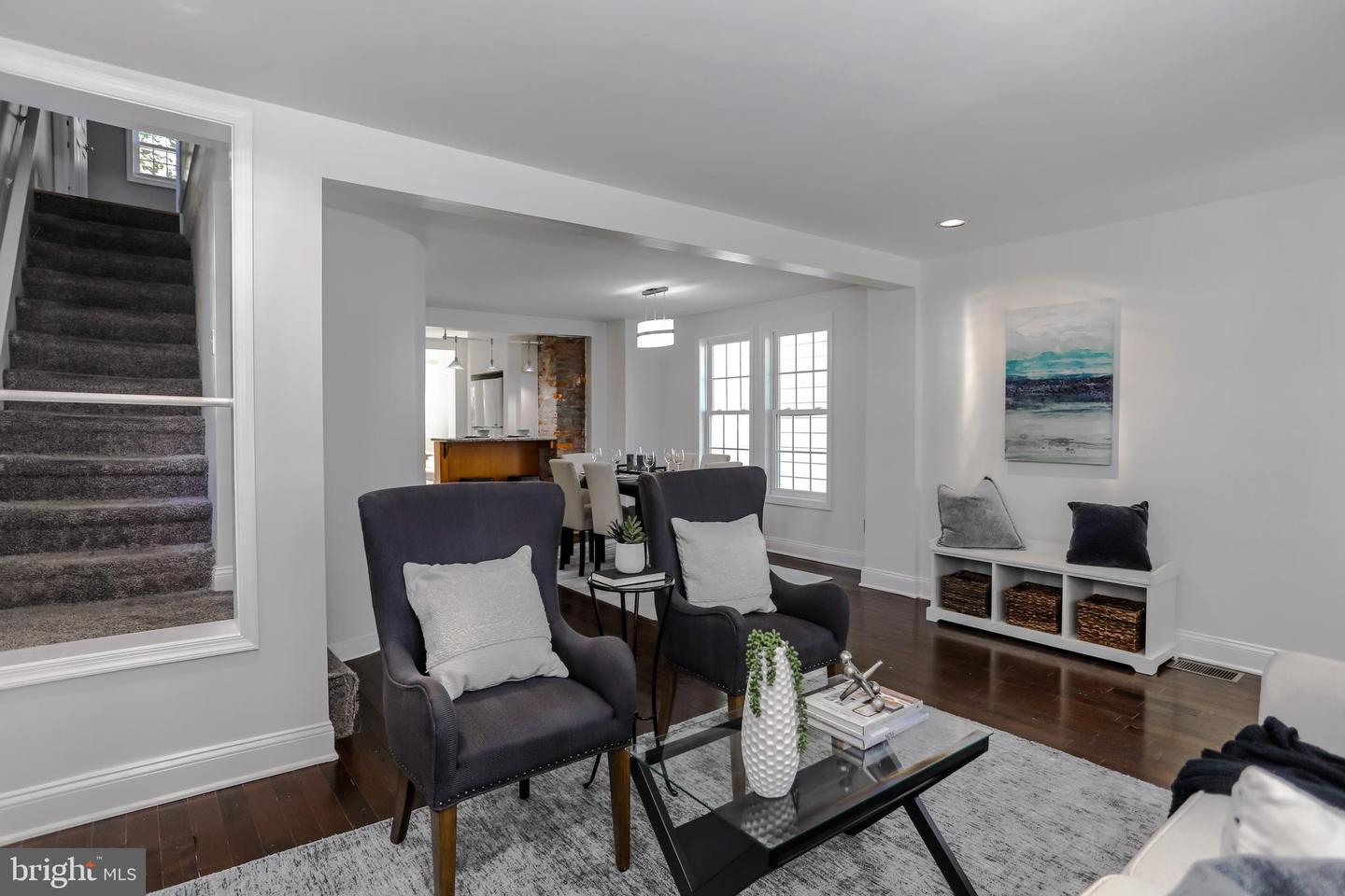 209 Greenfield Ter